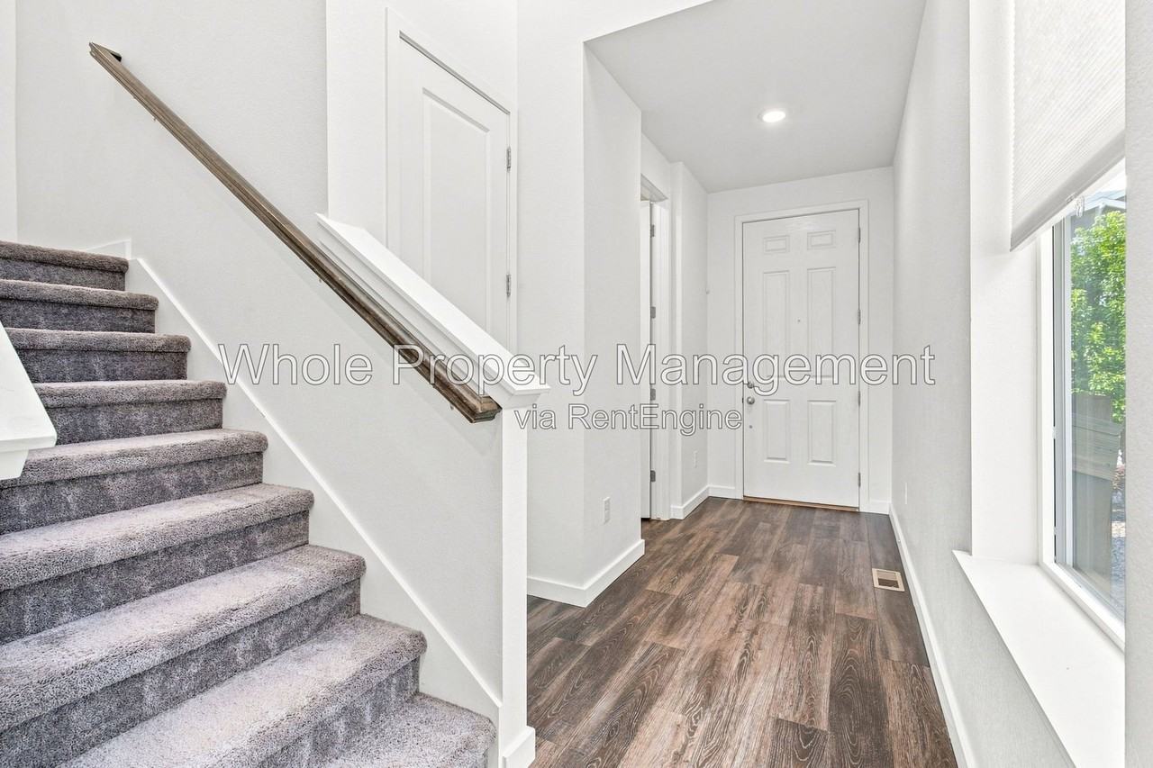 9530 Sedalia St - Photo 2 of 29