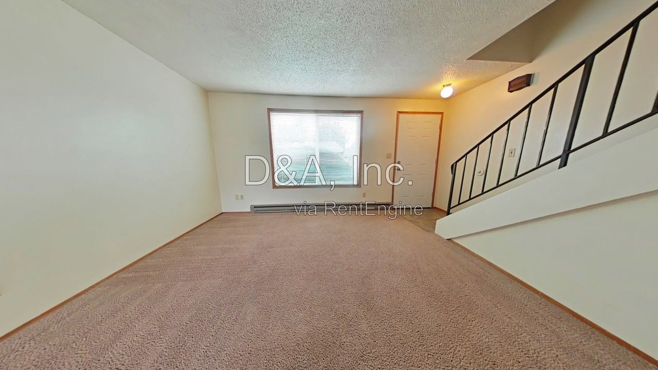 1025 Nw 26th St - Photo 2 of 10