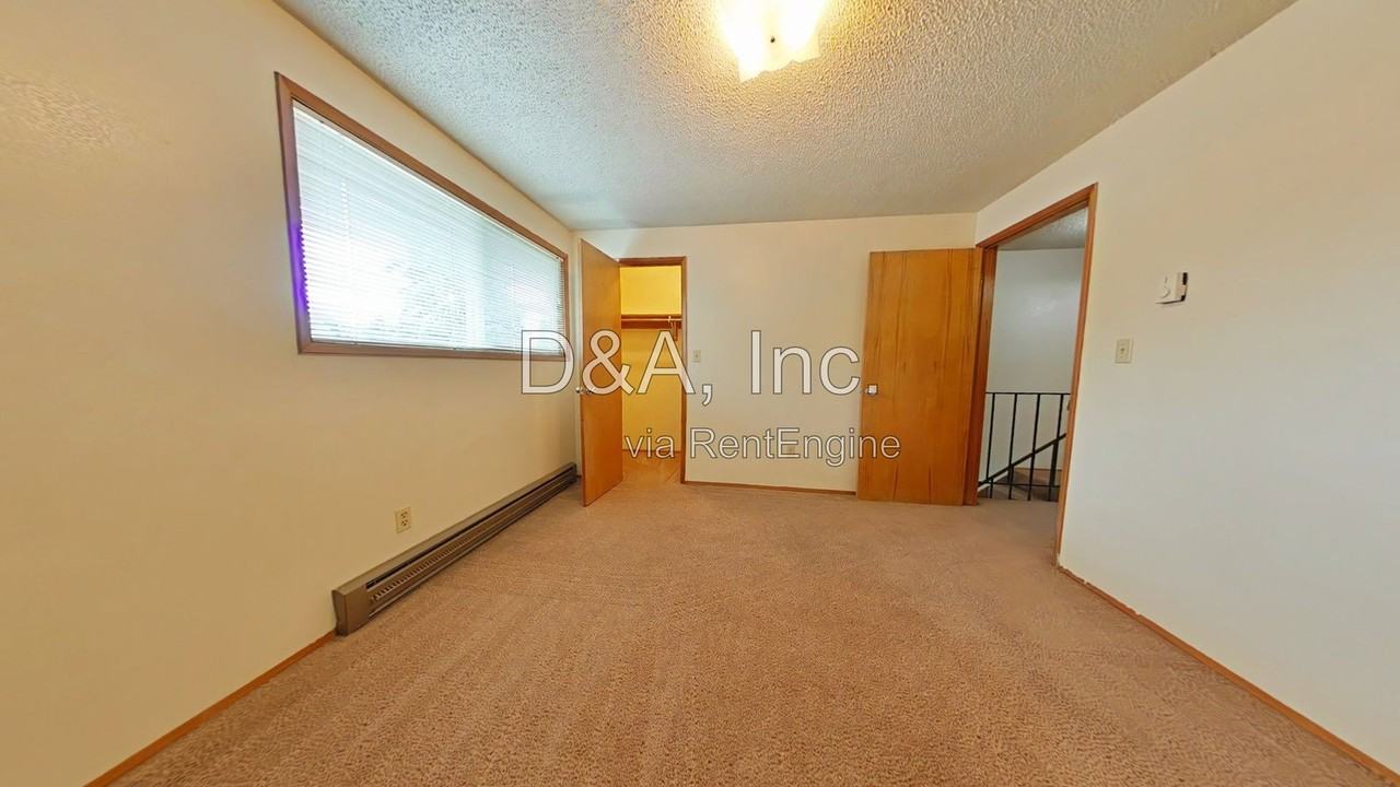 1025 Nw 26th St - Photo 6 of 10