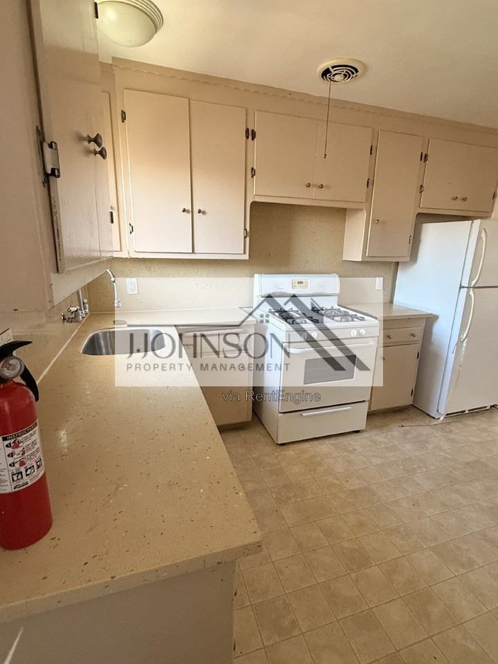 1554 165th Ave - Photo 5 of 10