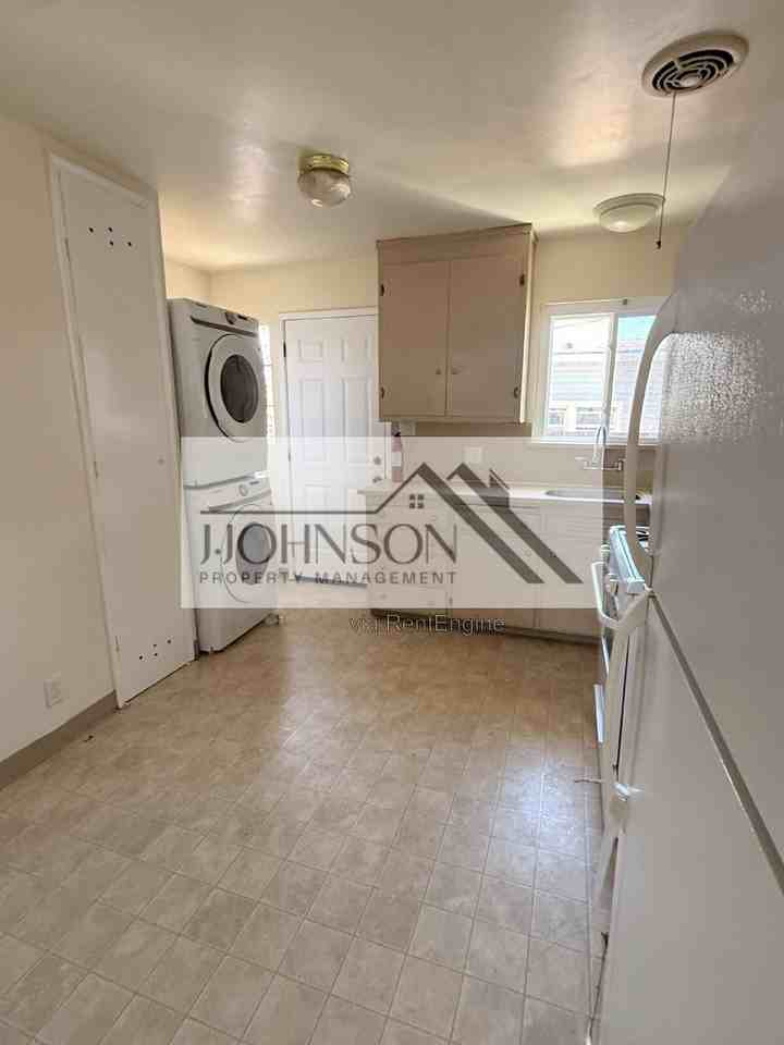 1554 165th Ave - Photo 6 of 10