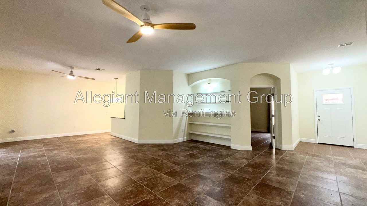 1287 Glendora Rd N - Photo 4 of 50