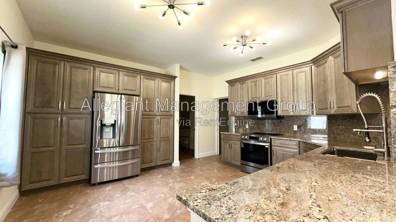 1287 Glendora Rd N - Photo 7 of 50
