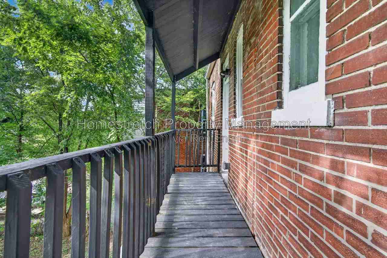 3225 Minnesota Ave #2F - Photo 5 of 32