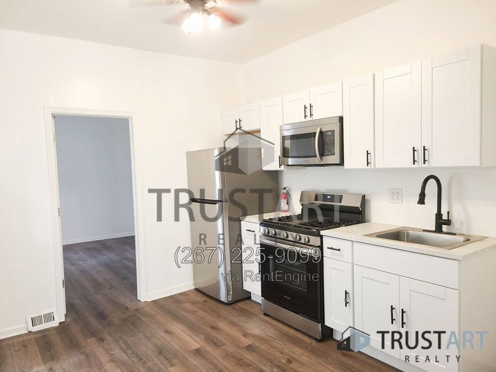 4917 Greene St #1 - Photo 3 of 15