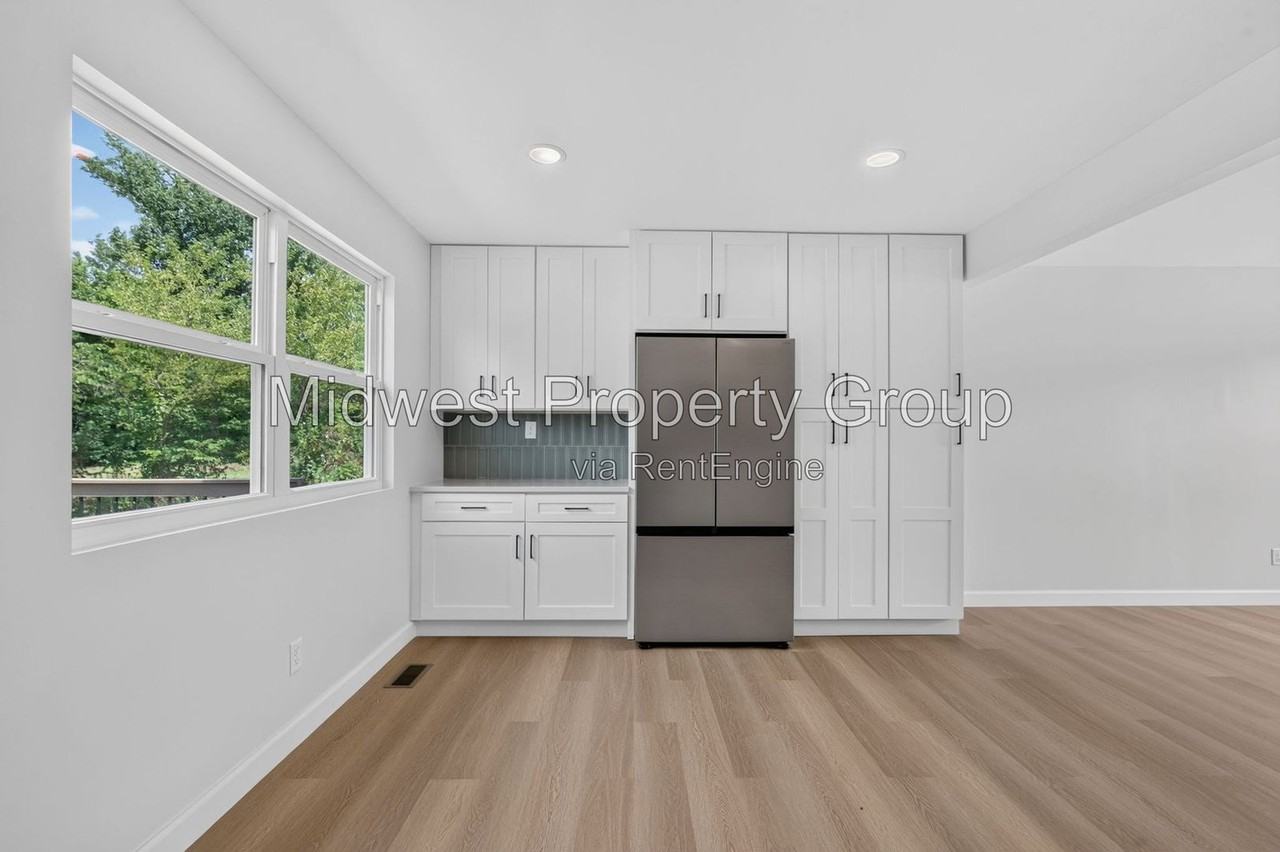 13 S Perry Cir - Photo 2 of 42