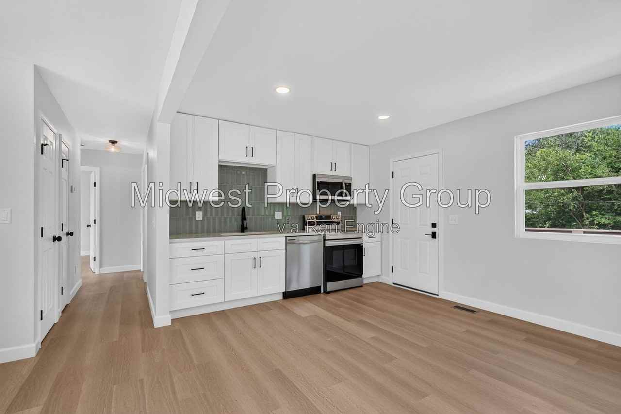 13 S Perry Cir - Photo 3 of 42