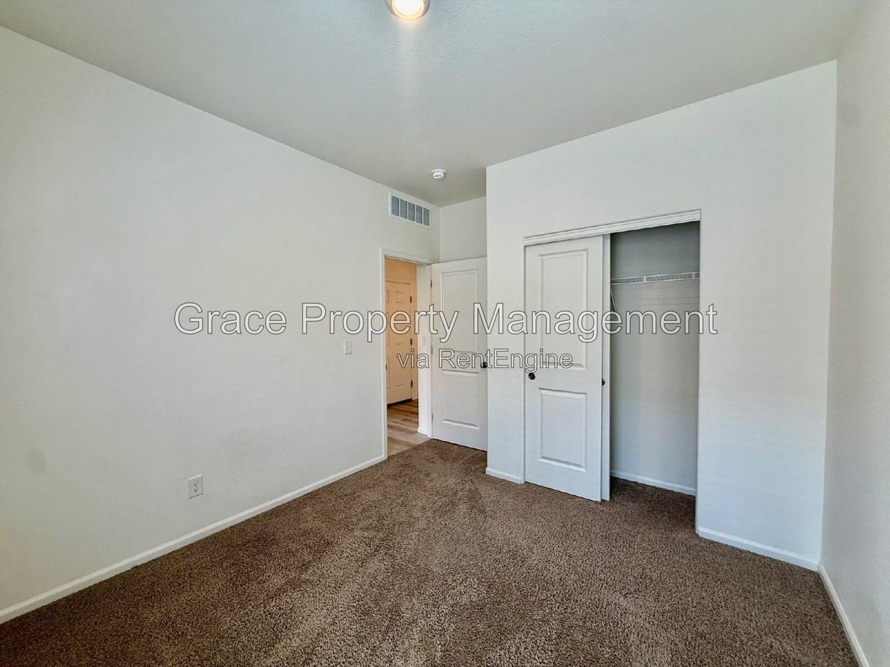 524 Jordan St - Photo 7 of 21