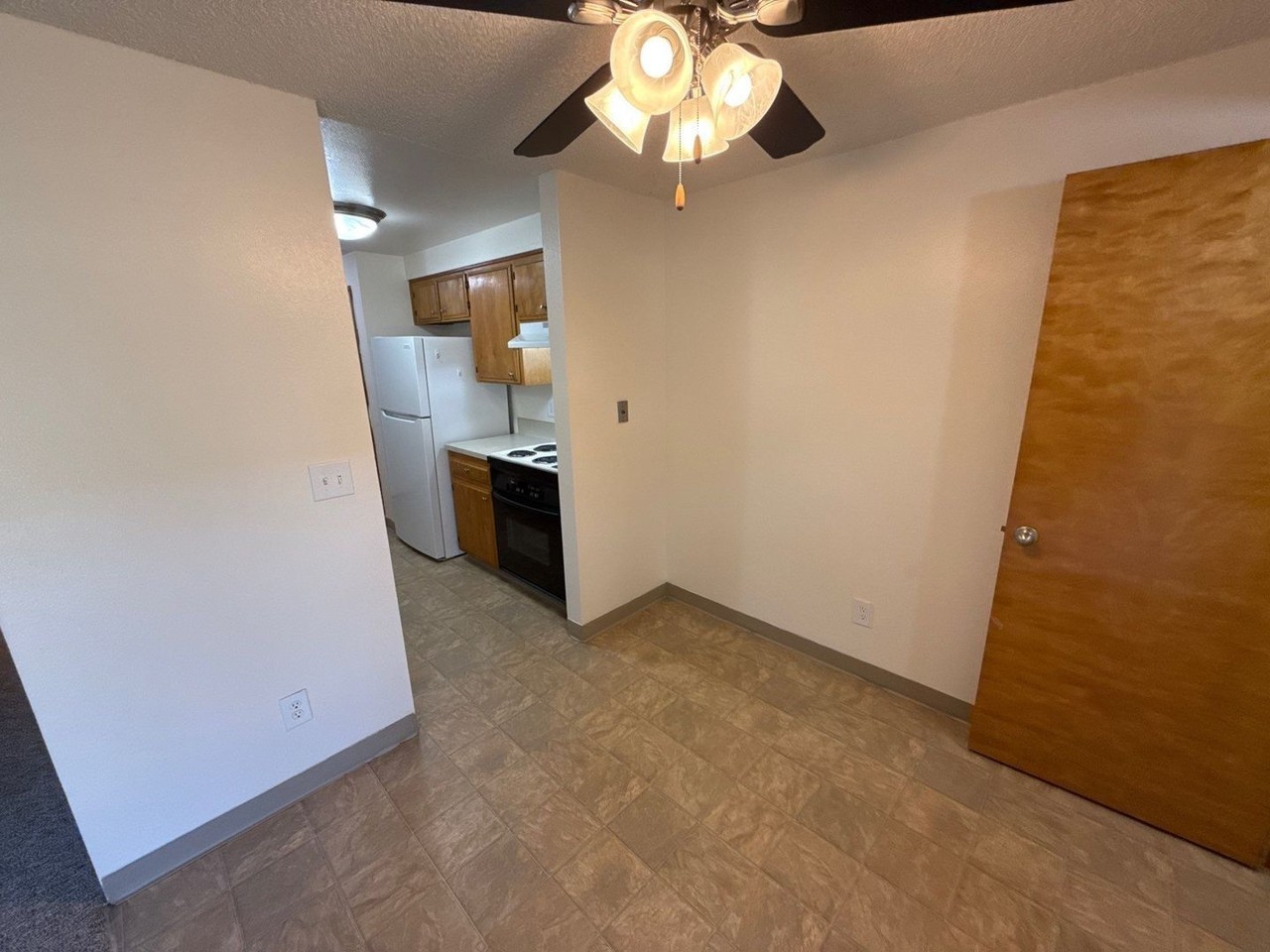 621 Glen Creek Rd Nw - Photo 6 of 26