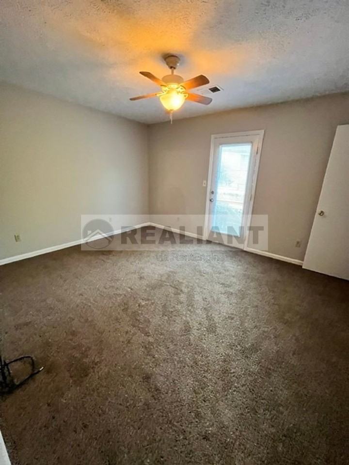 247 Centennial Dr #2C - Photo 6 of 11
