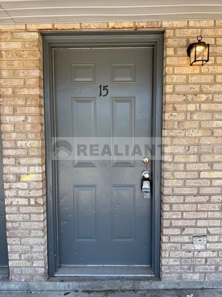 31 Hurley St #15 - Photo 3 of 12