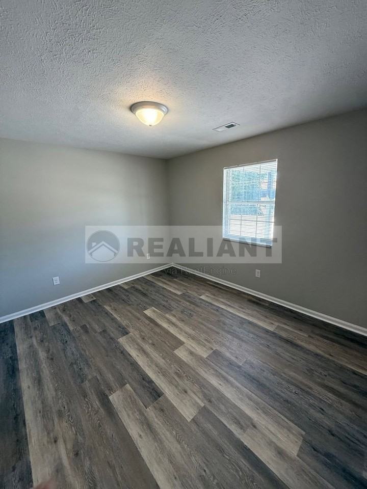 31 Hurley St #15 - Photo 4 of 12