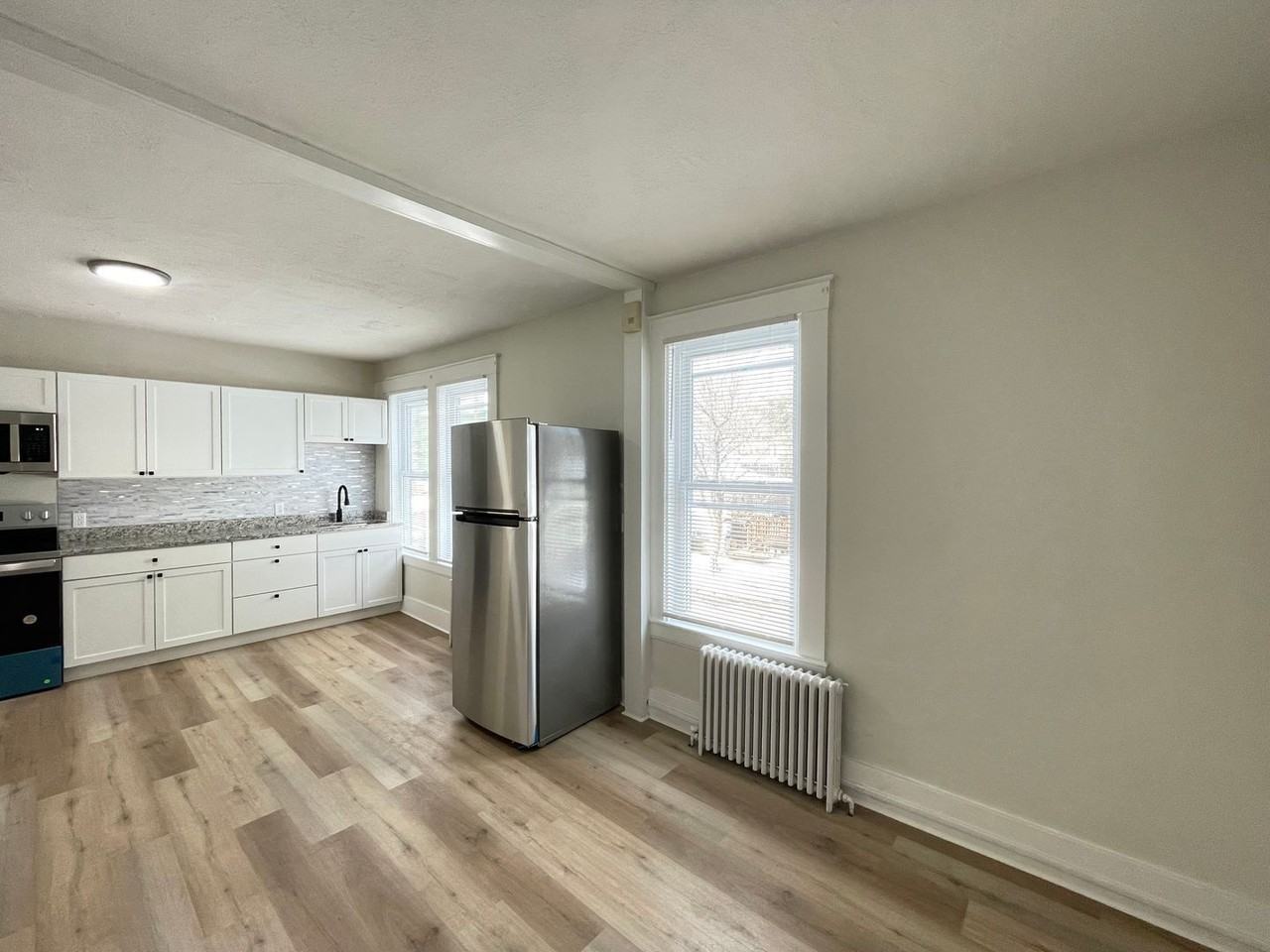 71 6th St #B - Photo 2 of 11
