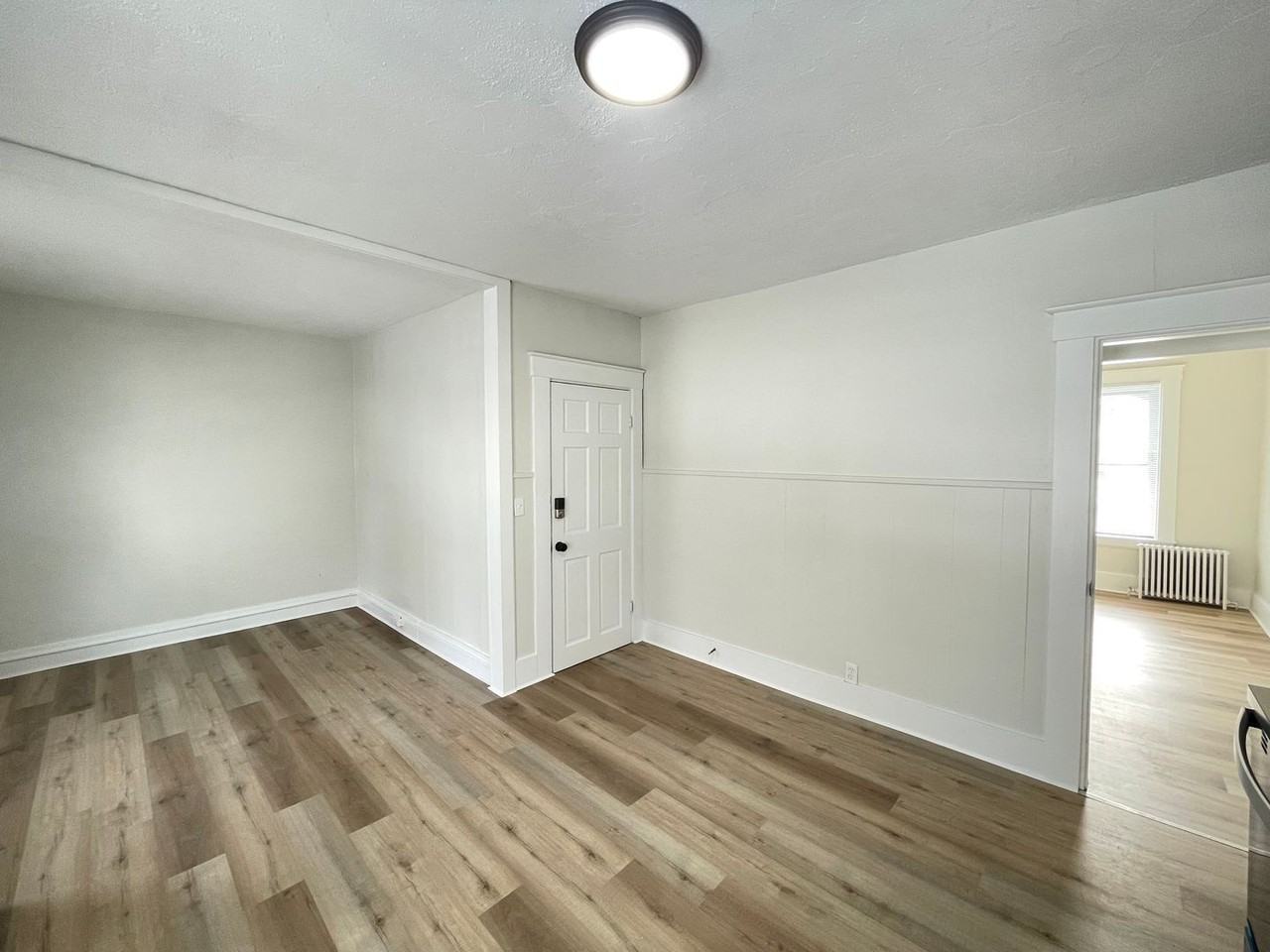71 6th St #B - Photo 4 of 11
