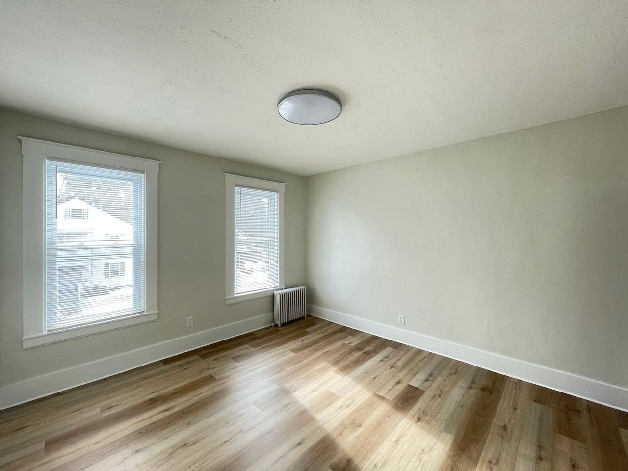 71 6th St #B - Photo 7 of 11