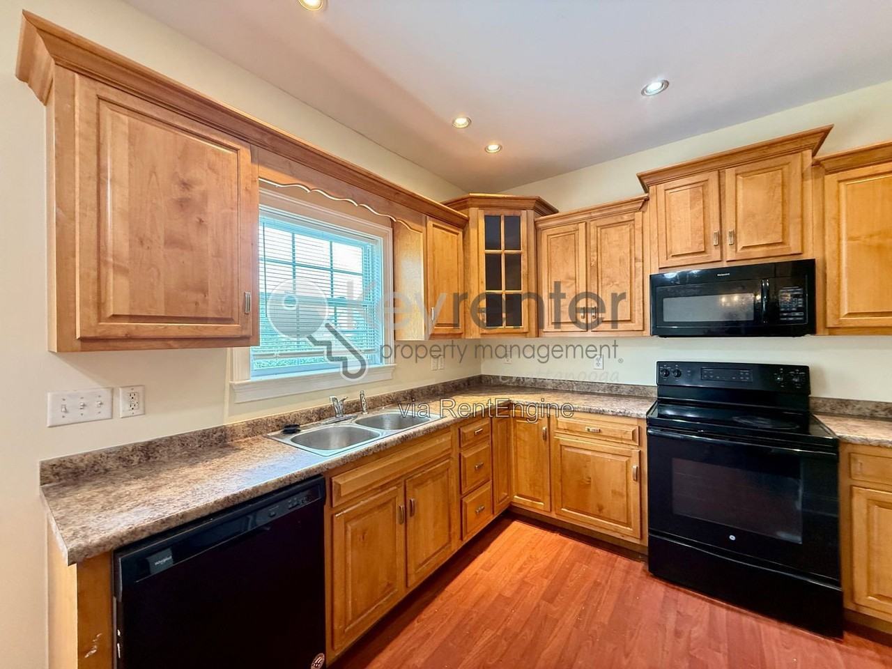 7005 Tyner Rd - Photo 5 of 18