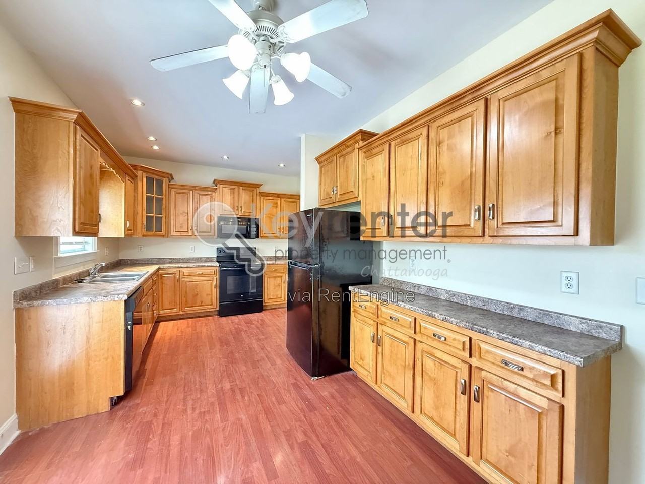 7005 Tyner Rd - Photo 6 of 18