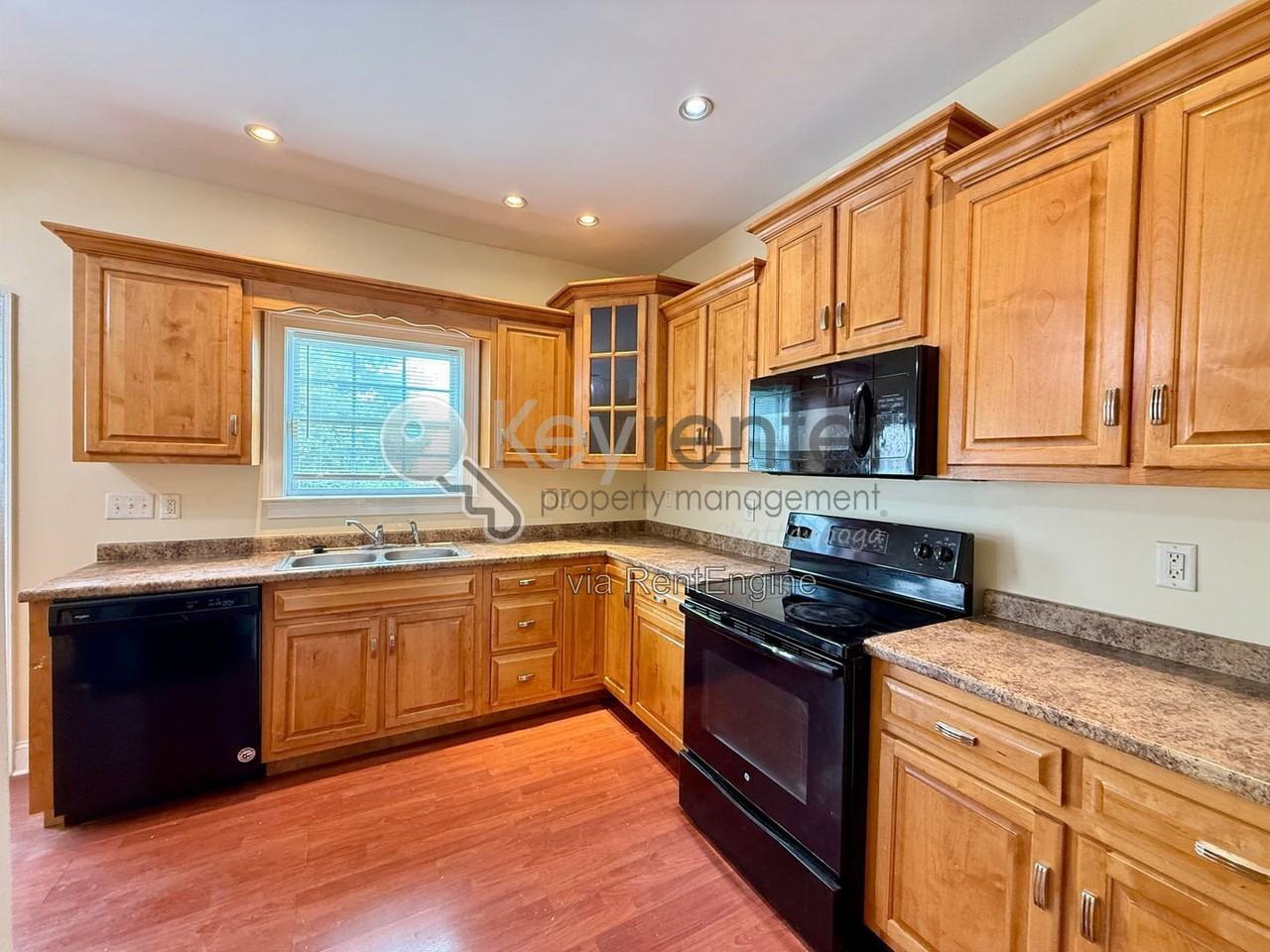 7005 Tyner Rd - Photo 7 of 18