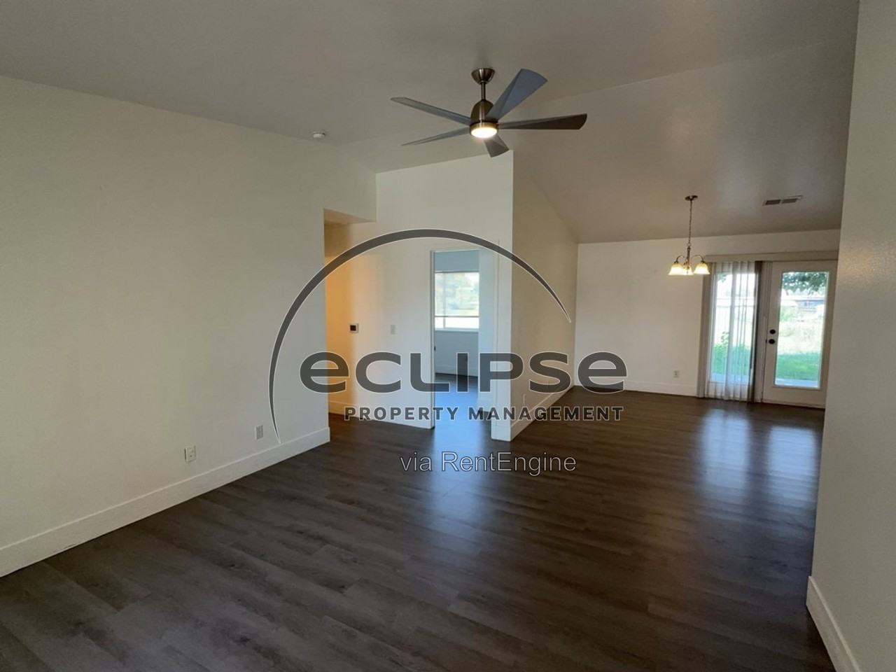 560 Huntington Point Ln - Photo 4 of 45