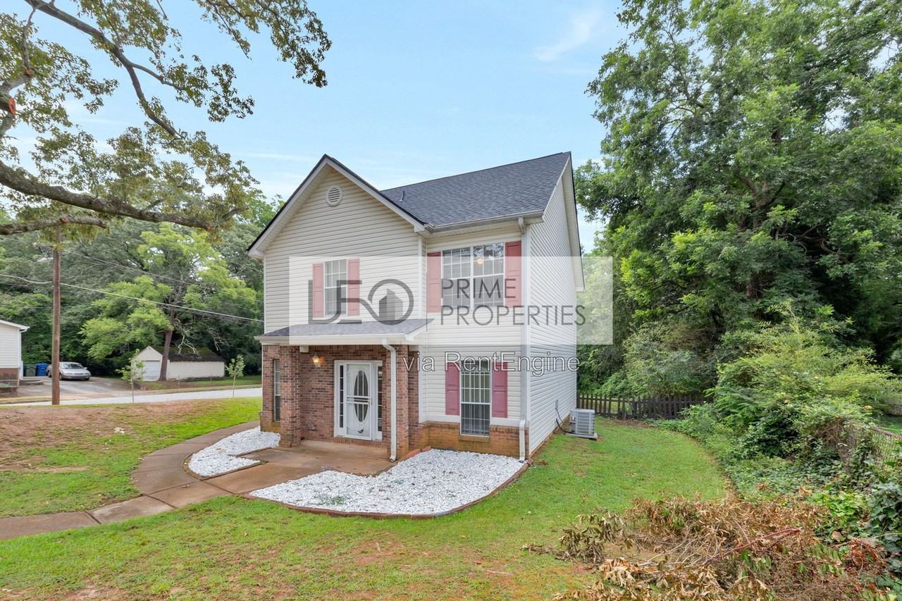 1072 Victory Dr Sw - Photo 2 of 24