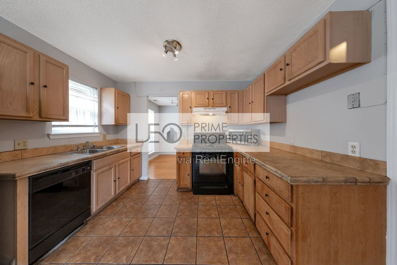 1072 Victory Dr Sw - Photo 6 of 24
