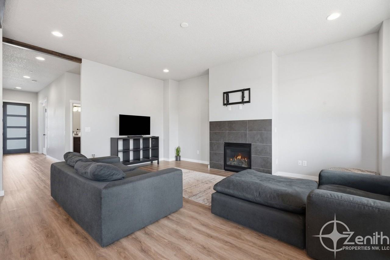 2225 Ne 82nd St - Photo 4 of 45