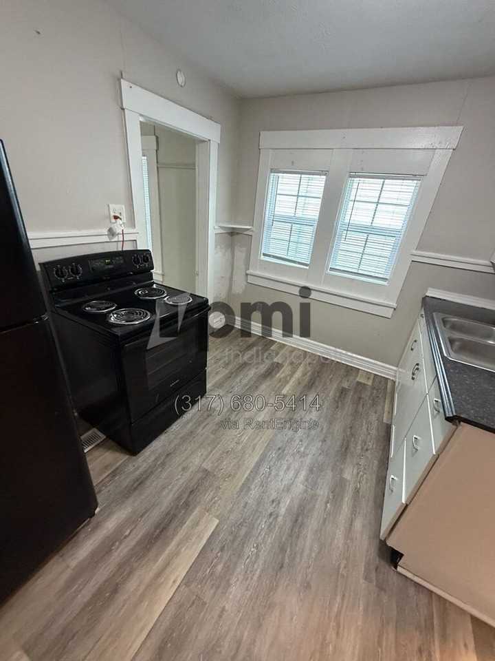1327 W 32nd St - Photo 7 of 23