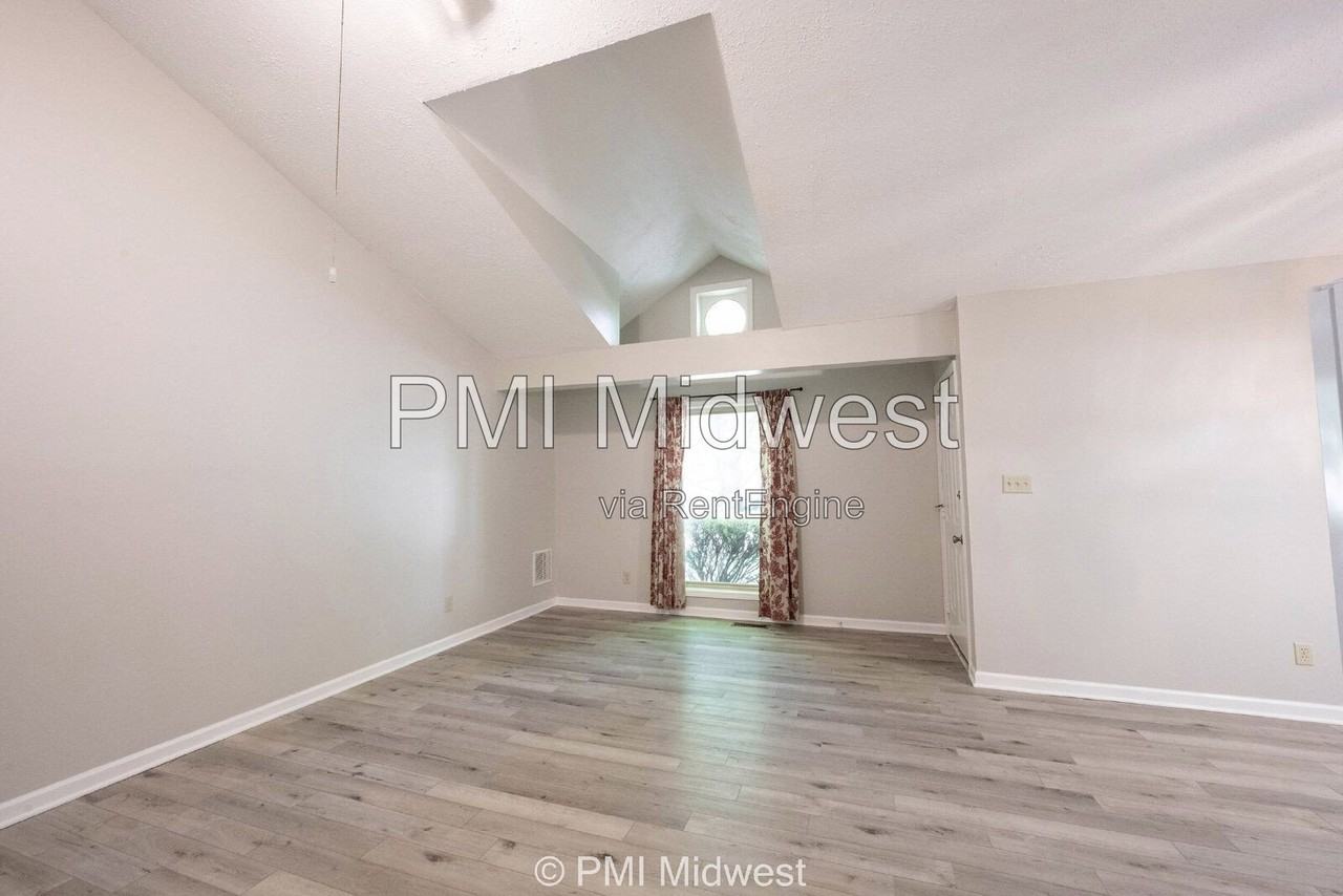 100 E King St - Photo 2 of 24