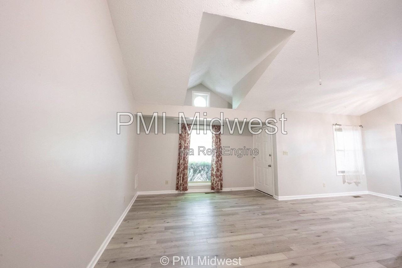 100 E King St - Photo 3 of 24