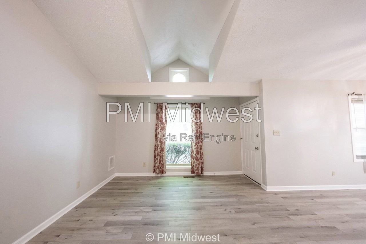 100 E King St - Photo 4 of 24