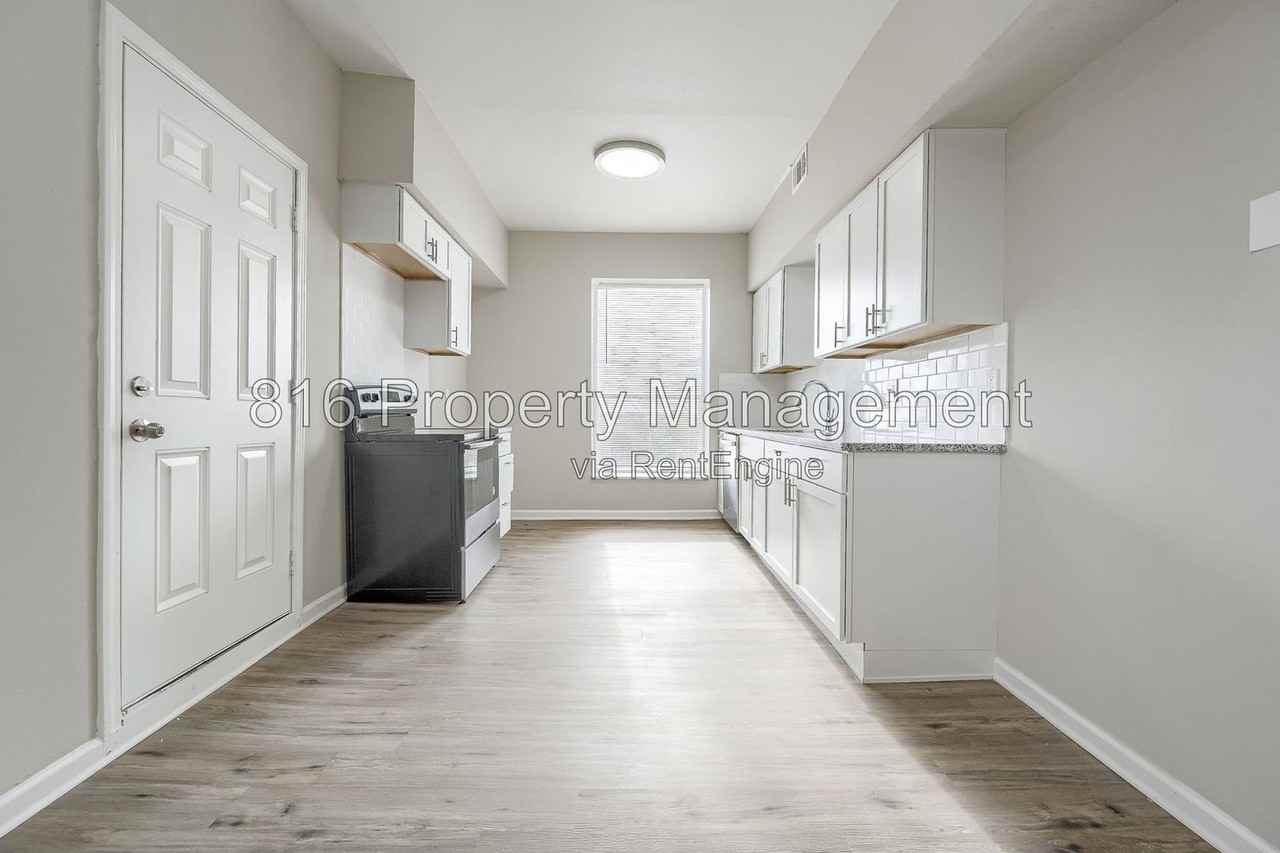 301 Benton Blvd #4 - Photo 5 of 20