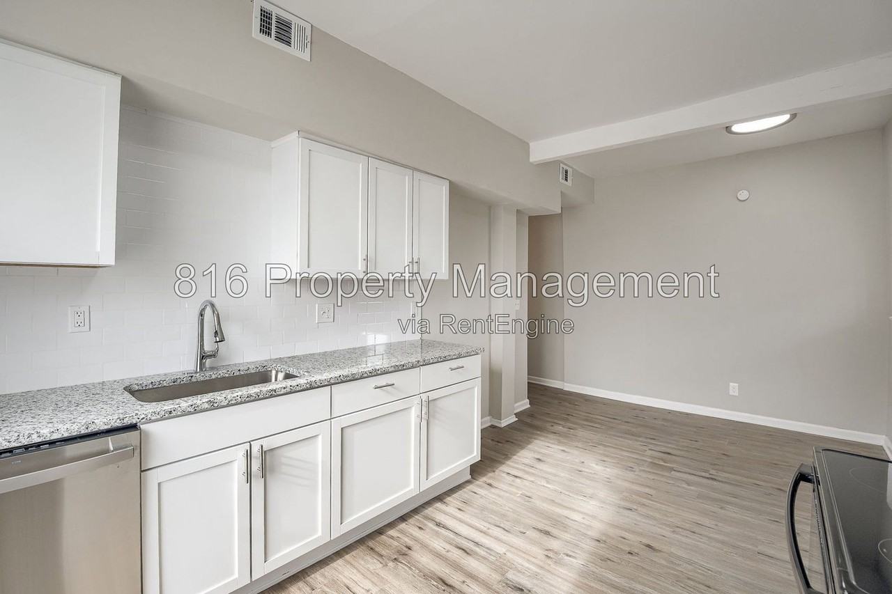 301 Benton Blvd #4 - Photo 7 of 20