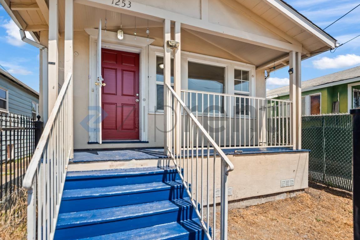 1253 84th Ave - Photo 4 of 22