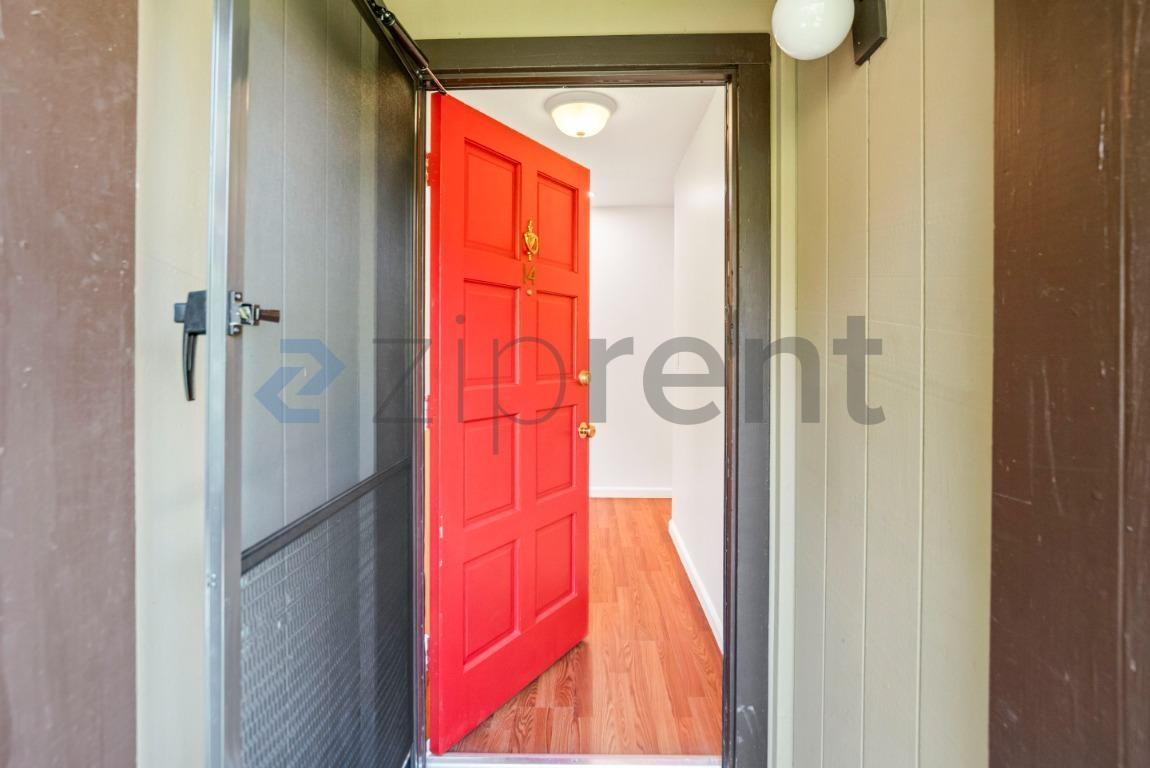 2101 Vanderslice Ct #14 - Photo 4 of 33