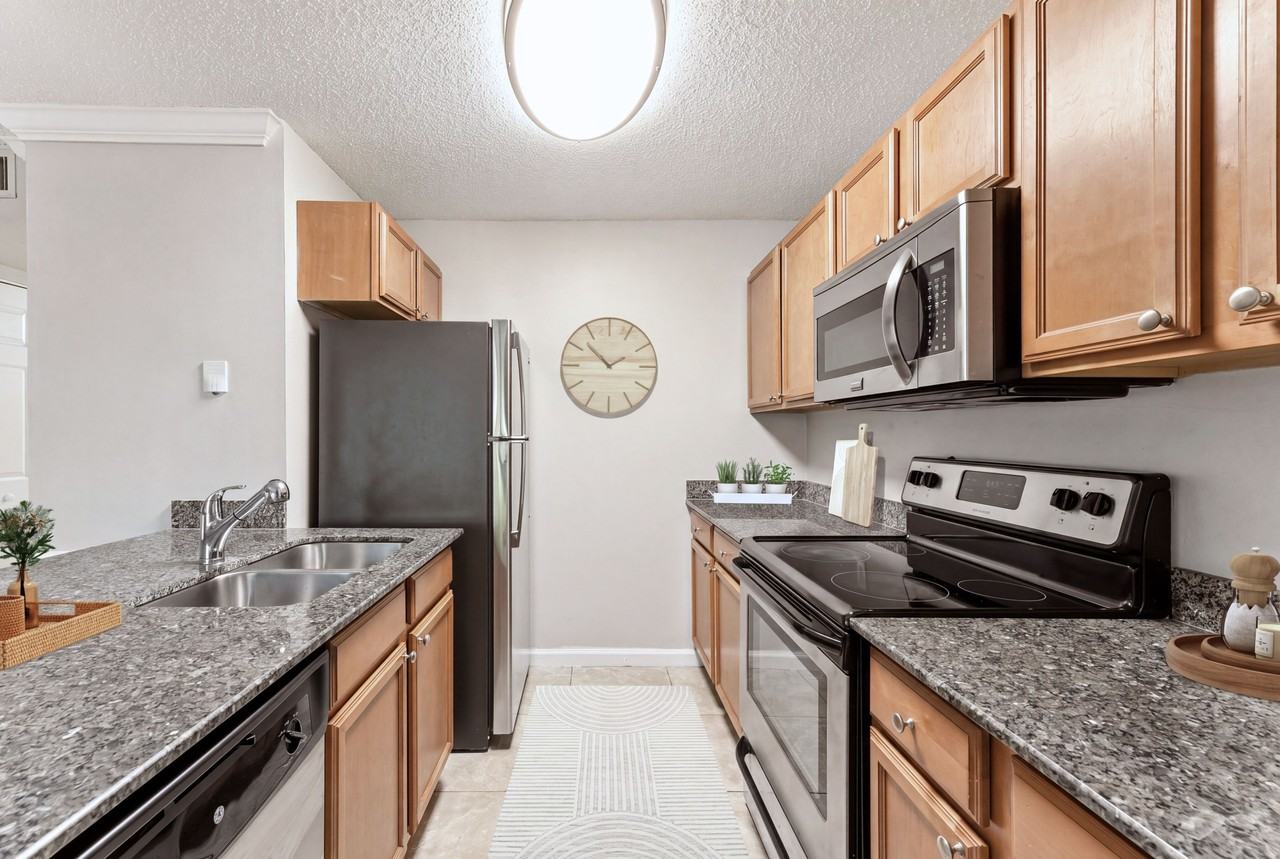 Palm Court at Wellington Apartments - Photo 5 of 23