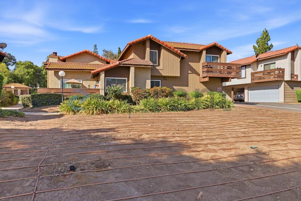 1356 Brentwood Cir #B - Photo 4 of 29