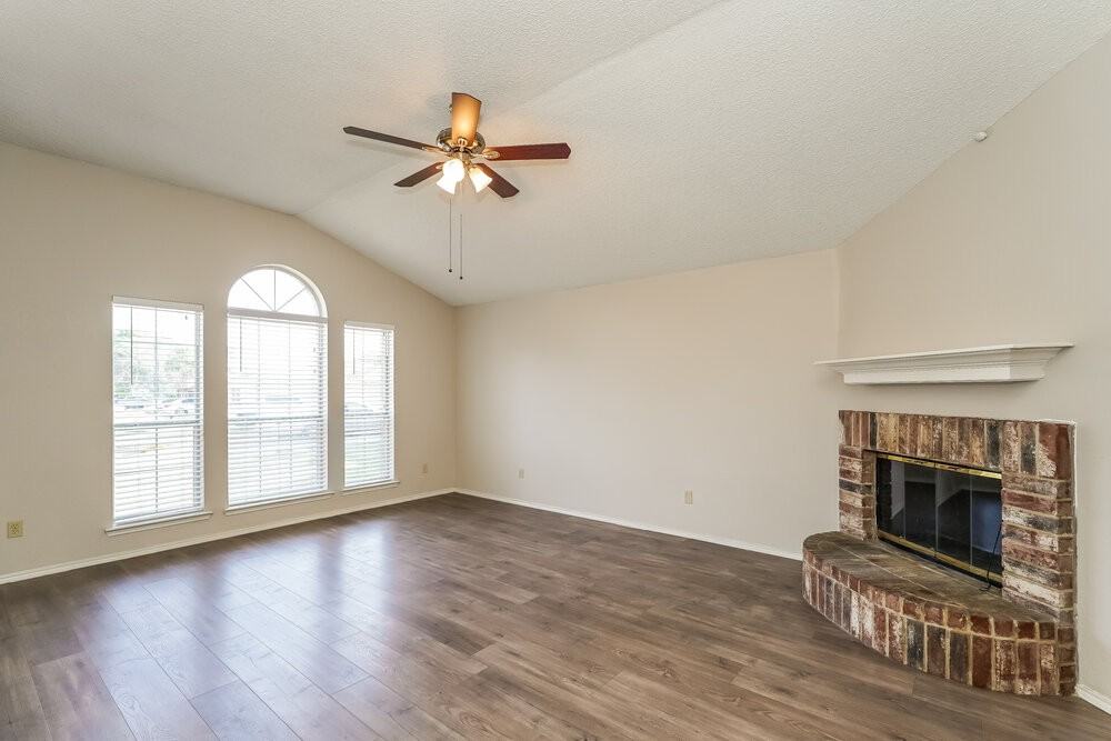 7900 Flowertree Ct - Photo 3 of 16