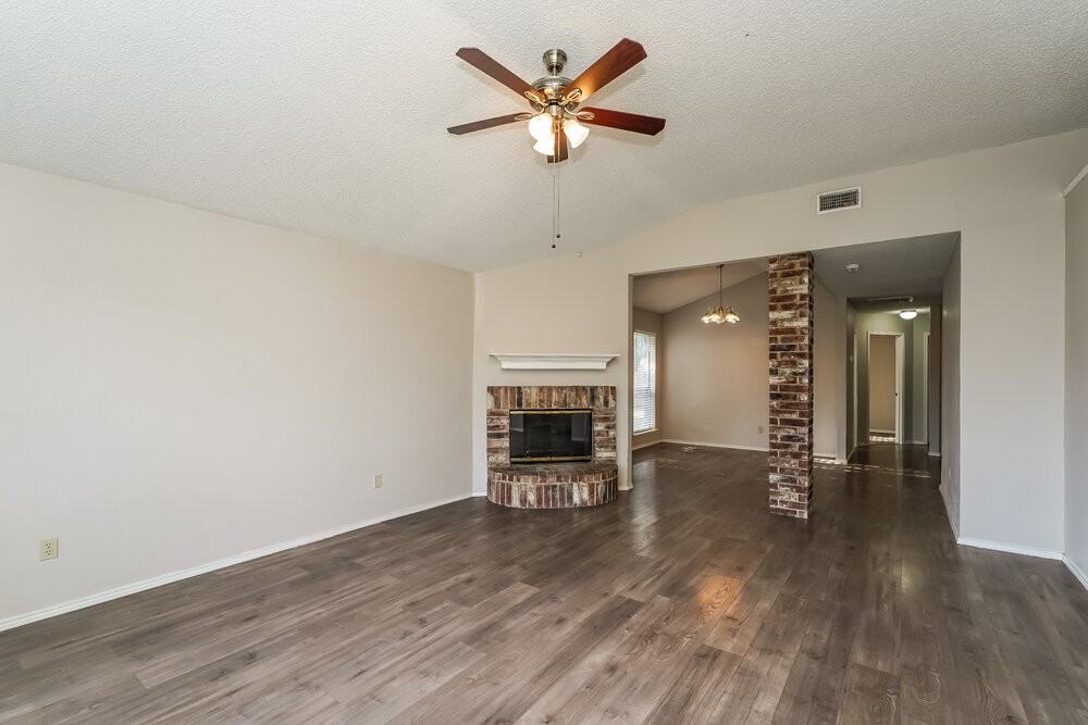 7900 Flowertree Ct - Photo 4 of 16