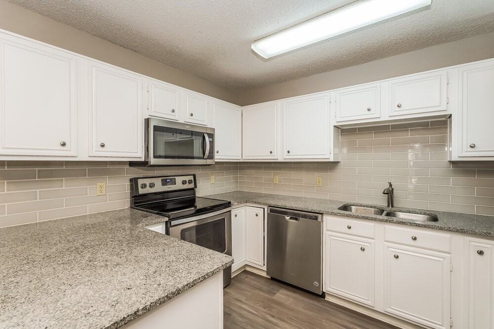 7900 Flowertree Ct - Photo 7 of 16