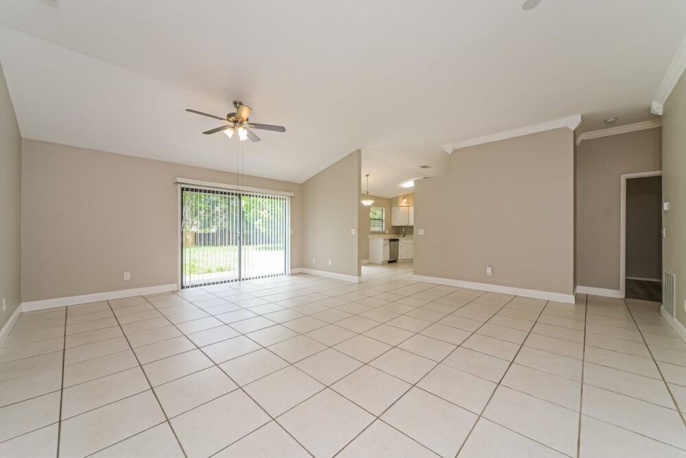 10119 Pink Carnation Ct - Photo 5 of 16