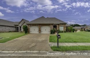 featured image of 114 Lennox Pl