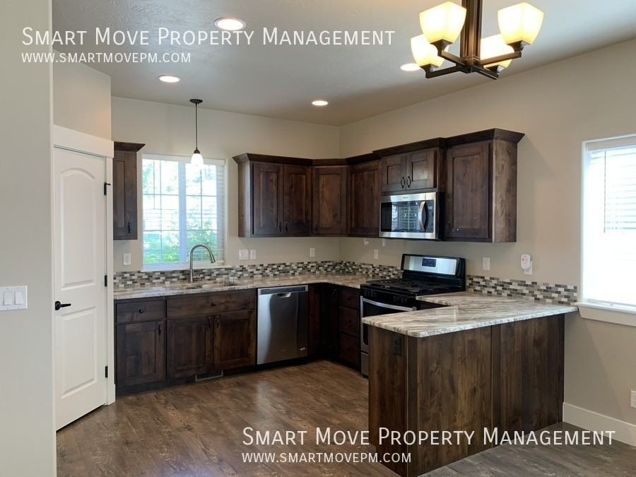 9445 W Woodland Dr - Photo 6 of 27