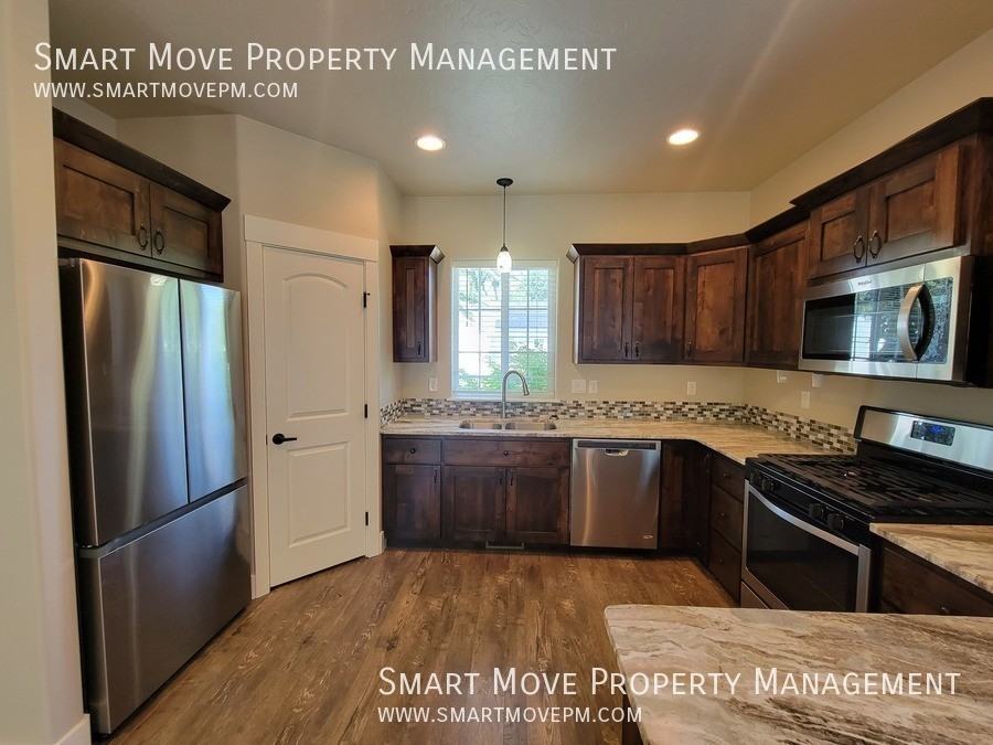 9445 W Woodland Dr - Photo 7 of 27