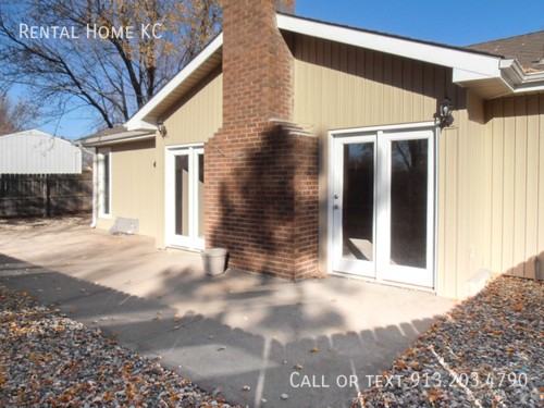 15917 W 153rd St - Photo 3 of 6
