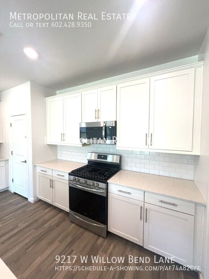 9217 W Willow Bend Ln - Photo 6 of 36