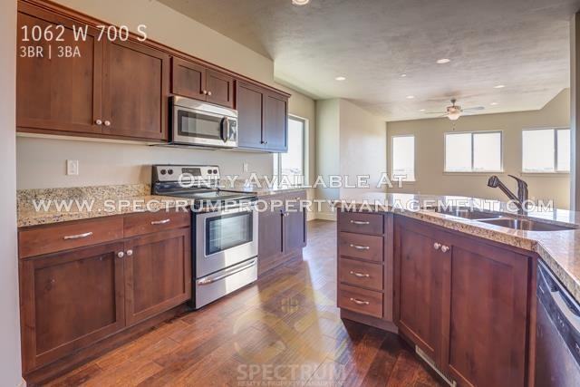 1062 W 700 S - Photo 6 of 28