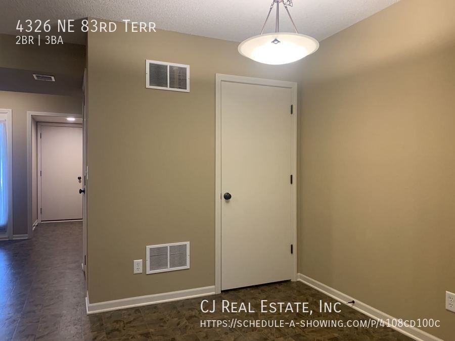 4326 Ne 83rd Ter - Photo 3 of 10