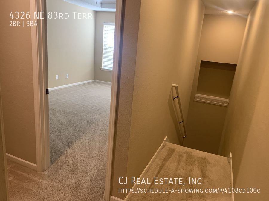 4326 Ne 83rd Ter - Photo 6 of 10