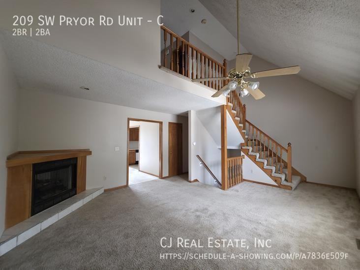 209 Sw Pryor Rd #C - Photo 2 of 9