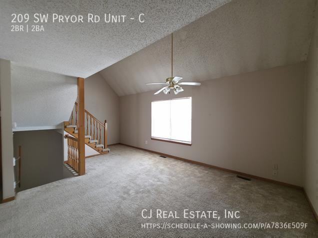 209 Sw Pryor Rd #C - Photo 3 of 9